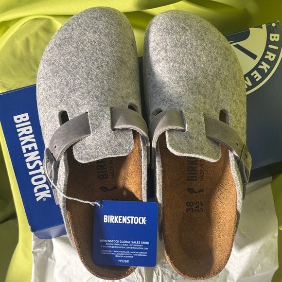 Birkenstock Gray Wool Clogs with Strap - Picture 3 of 4